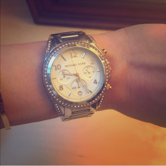 Michael Kors rose gold trim and silver watch - Picture 2 of 2